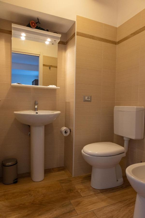 La Stazione Bed & Breakfast Trontano ภายนอก รูปภาพ