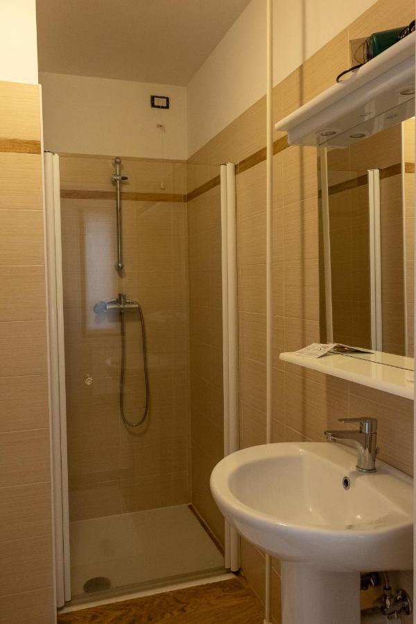 La Stazione Bed & Breakfast Trontano ภายนอก รูปภาพ